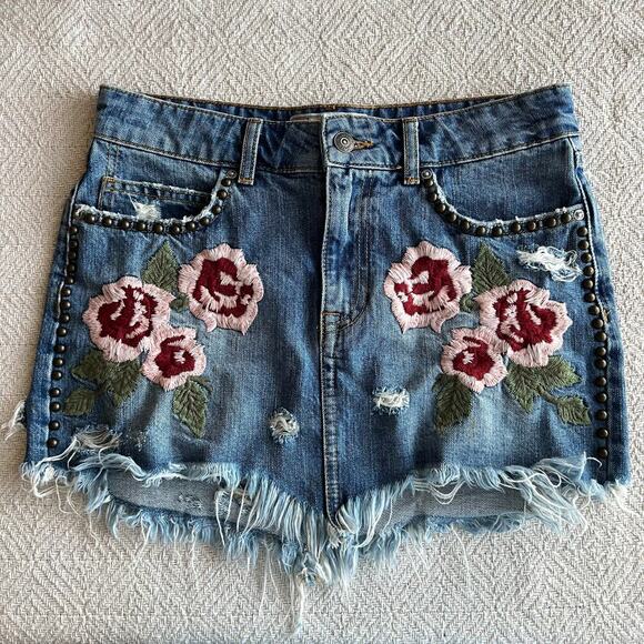 Free People Dresses & Skirts - Free People Embroidered Wild Rose Denim Mini Skirt Size 26/2
